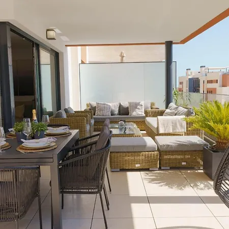 Lovely Modern In Middel Views *