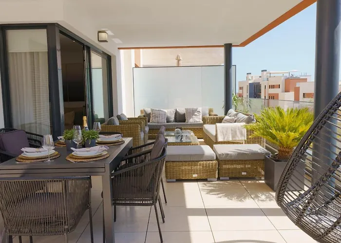 Lovely Modern In Middel Views *