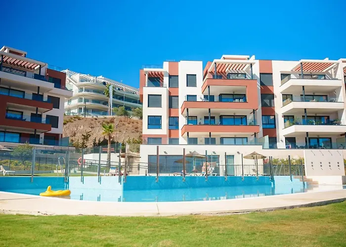 Lovely Modern In Middel Views Фуэнхирола