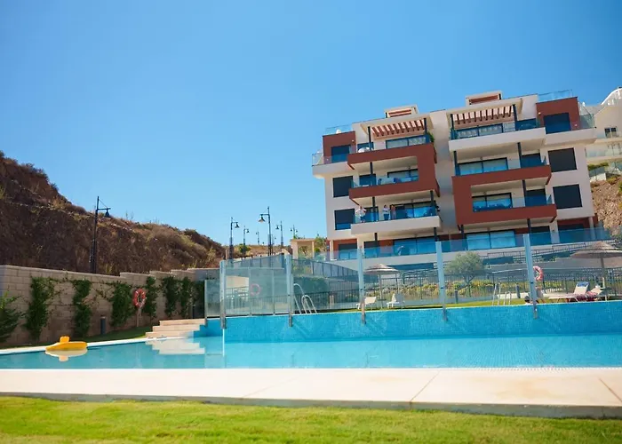 Lovely Modern In Middel Views Фуэнхирола