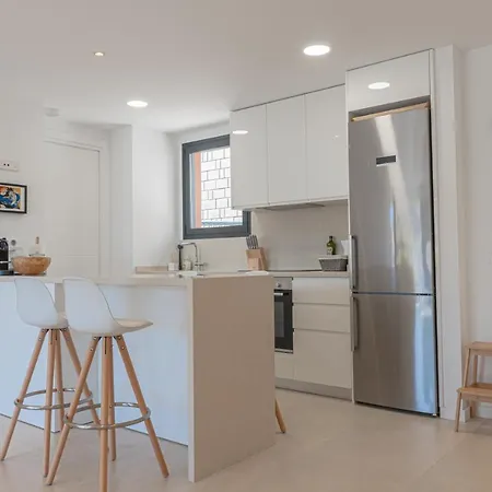 Lovely Modern In Middel Views