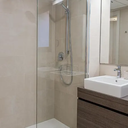 Апартаменты Lovely Modern In Middel Views