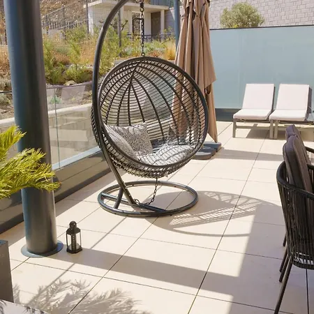 Lovely Modern In Middel Views דירה פואנגירולה