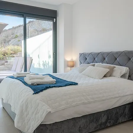 Апартаменты Lovely Modern In Middel Views Фуэнхирола